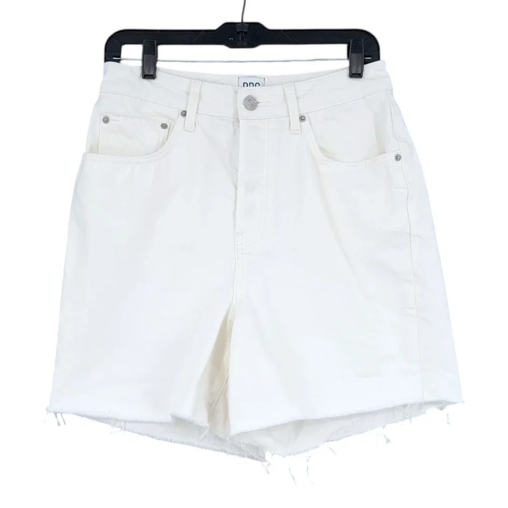 BDG‎ Urban Outfitters 90s Long Inseam White Denim Mom Shorts Size 30